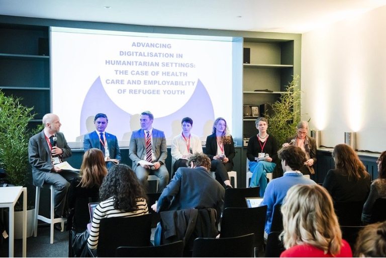 Le directeur du CICNU participe au panel du Forum…